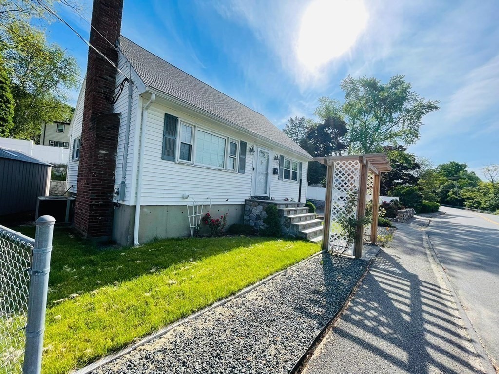 217 Cedar Brook Road Lynn, MA 01904 - Photo 2 of 32