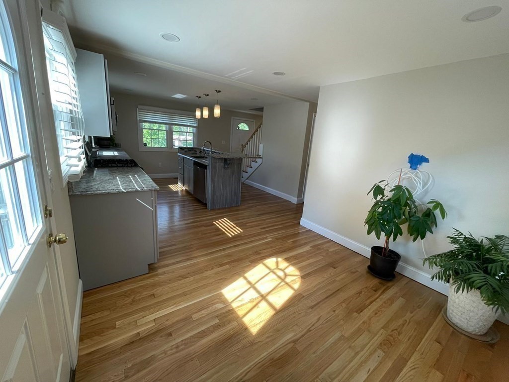 217 Cedar Brook Road Lynn, MA 01904 - Photo 5 of 32