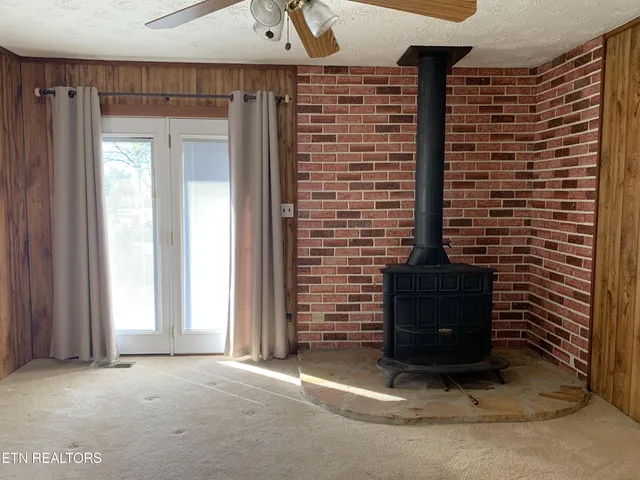 $325,000 | 107 Woodlawn Drive, Kingston, TN 37763