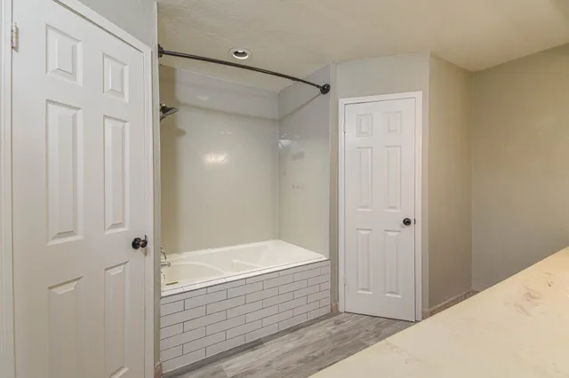 $2,300 | 16911 Summit Oaks Lane, Spring, TX 77379