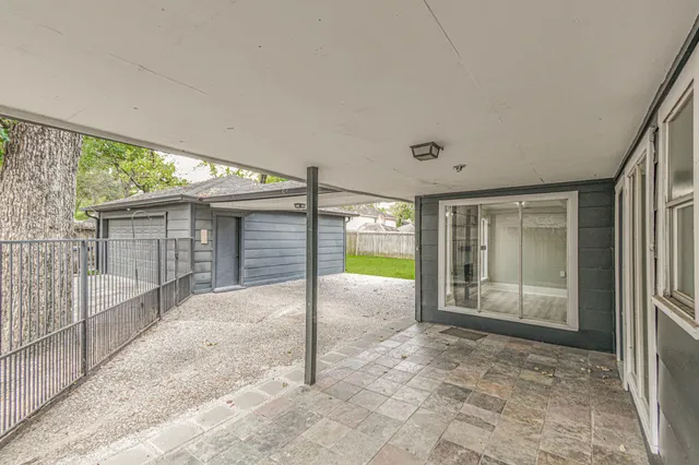 $2,300 | 16911 Summit Oaks Lane, Spring, TX 77379