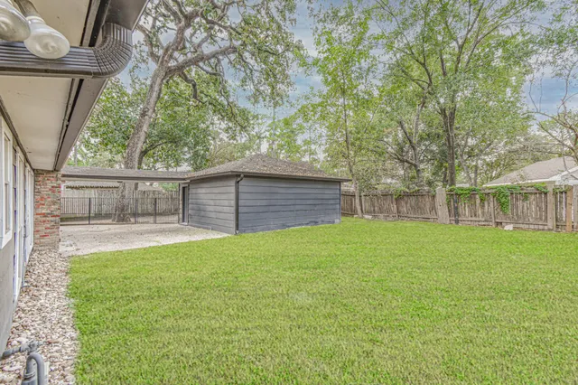 $2,300 | 16911 Summit Oaks Lane, Spring, TX 77379