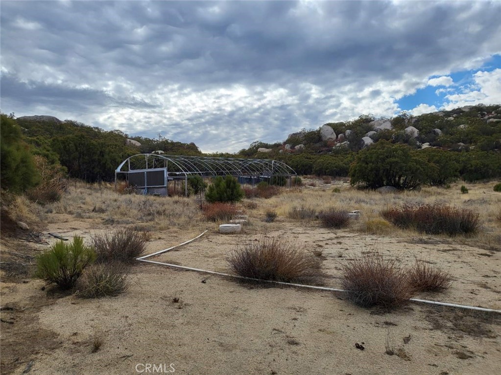 10 Sycamore Springs Road Aguanga, CA 92536 - Photo 21 of 25 a view of a dry yard with green space