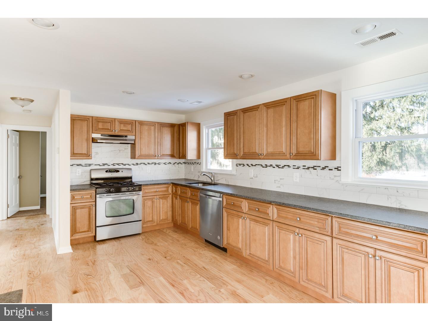5 Yard Road Pennington, NJ 08534 - Photo 1 of 20