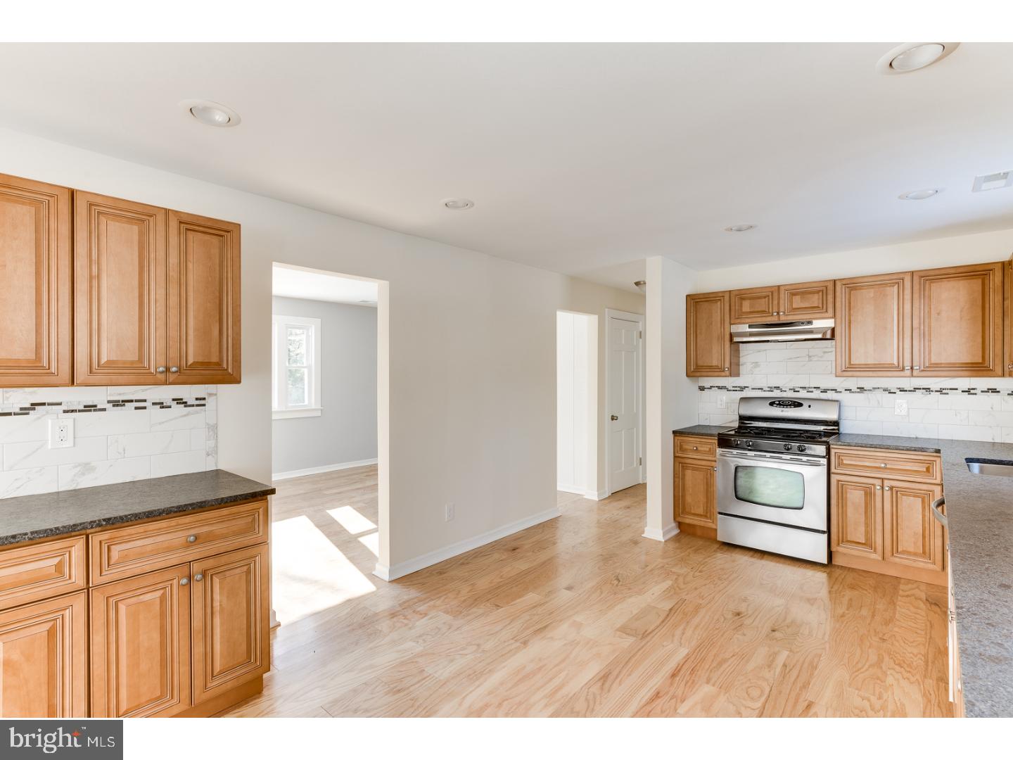 5 Yard Road Pennington, NJ 08534 - Photo 2 of 20