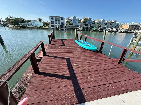 $1,900 | 185 175th Terrace Drive East, Redington Shores, FL 33708