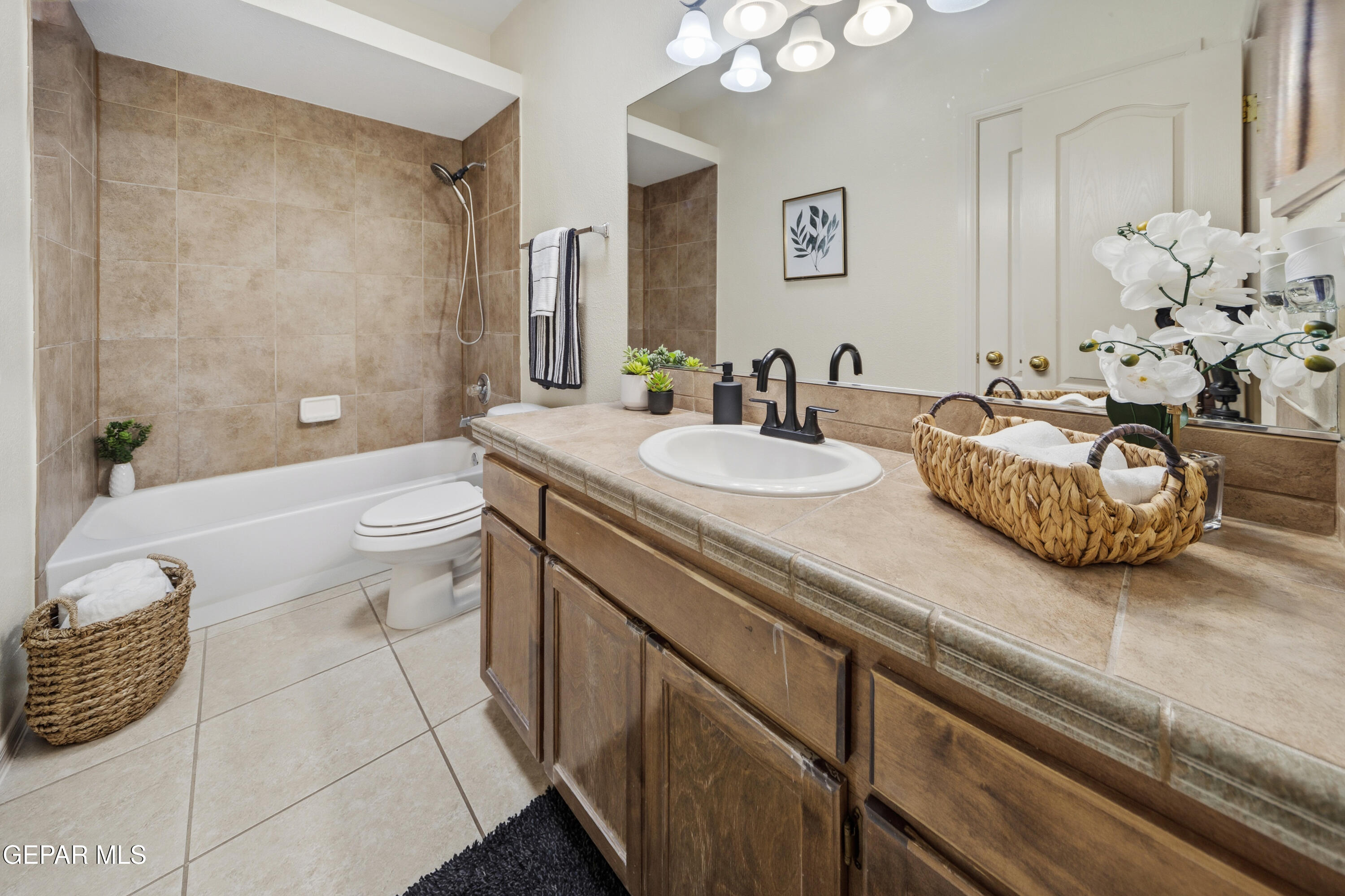 1472 Pioneer Ridge Drive El Paso, TX 79912 - Photo 45 of 58 Hall Bath