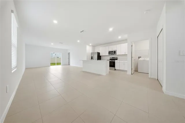 $3,200 | 5739 Purple Finch Avenue, Wimauma, FL 33598