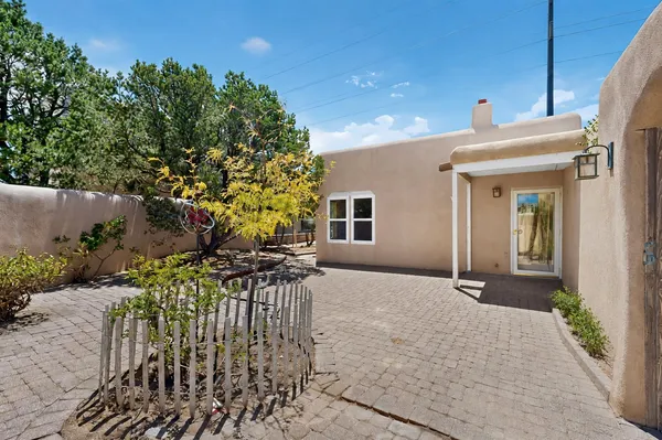 $350,000 | 2733 Vía Venado, Santa Fe, NM 87505