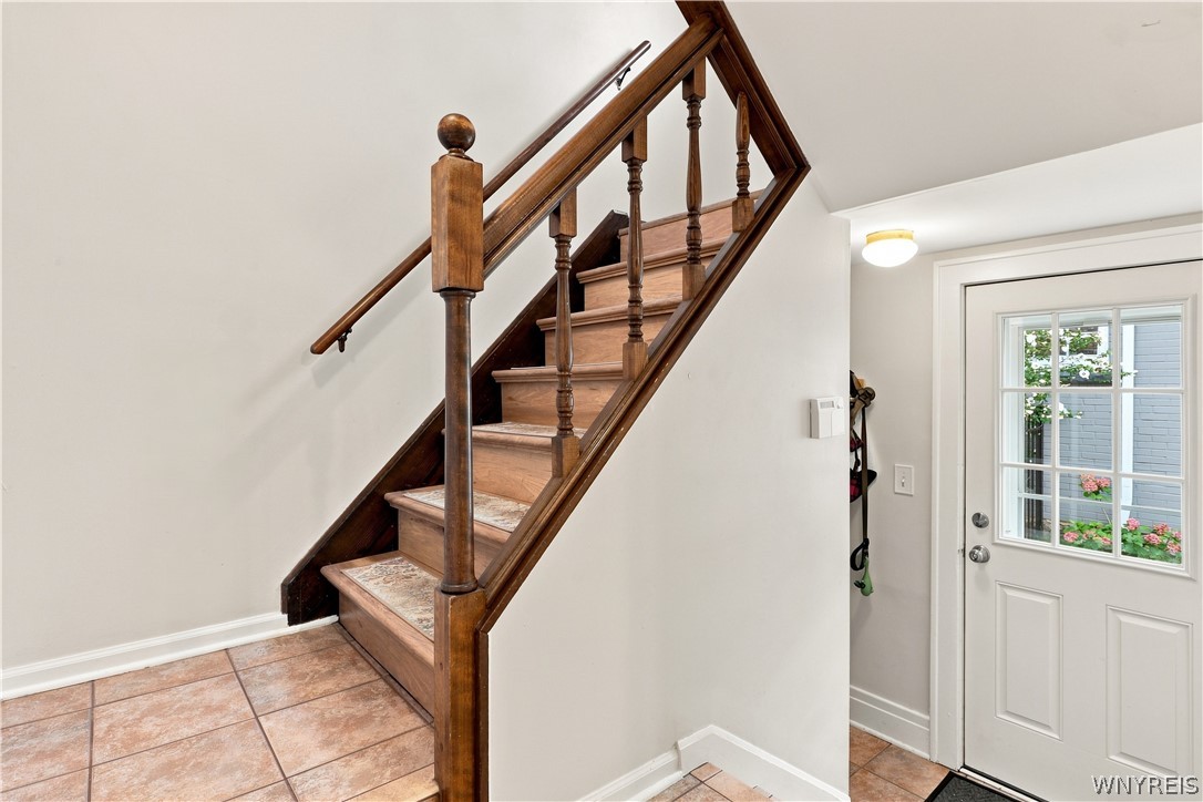 68 Radcliffe Road Buffalo, NY 14214 - Photo 5 of 43 Gallery Image 5