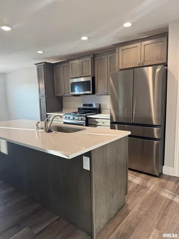 $2,550 | 4519 Castle Pines Drive, Springfield, IL 62711