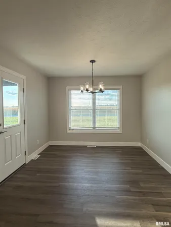 $2,600 | 4519 Castle Pines Drive, Springfield, IL 62711