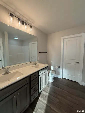 $2,600 | 4519 Castle Pines Drive, Springfield, IL 62711