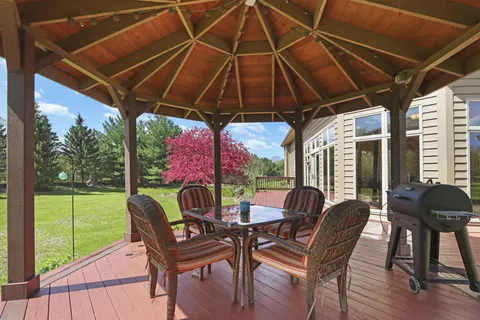 $735,000 | 28411 72nd Place, Salem Lakes, WI 53168