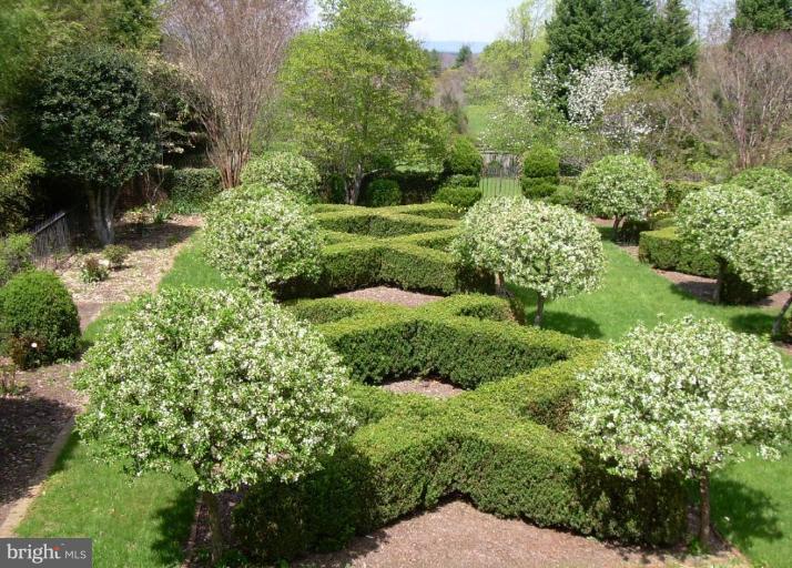 2698 Zulla Road The Plains, VA 20198 - Photo 12 of 28 Garden #2