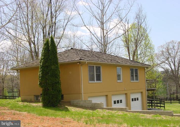 2698 Zulla Road The Plains, VA 20198 - Photo 15 of 28 Garage 2