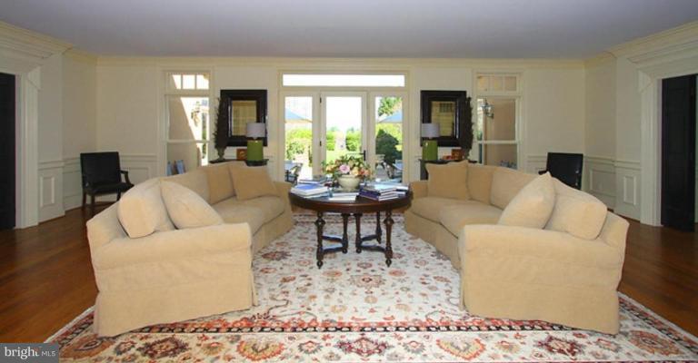 2698 Zulla Road The Plains, VA 20198 - Photo 18 of 28 Living Room