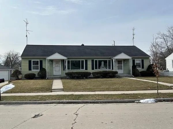 $259,900 | 2221 Mayflower Avenue, Sheboygan, WI 53083