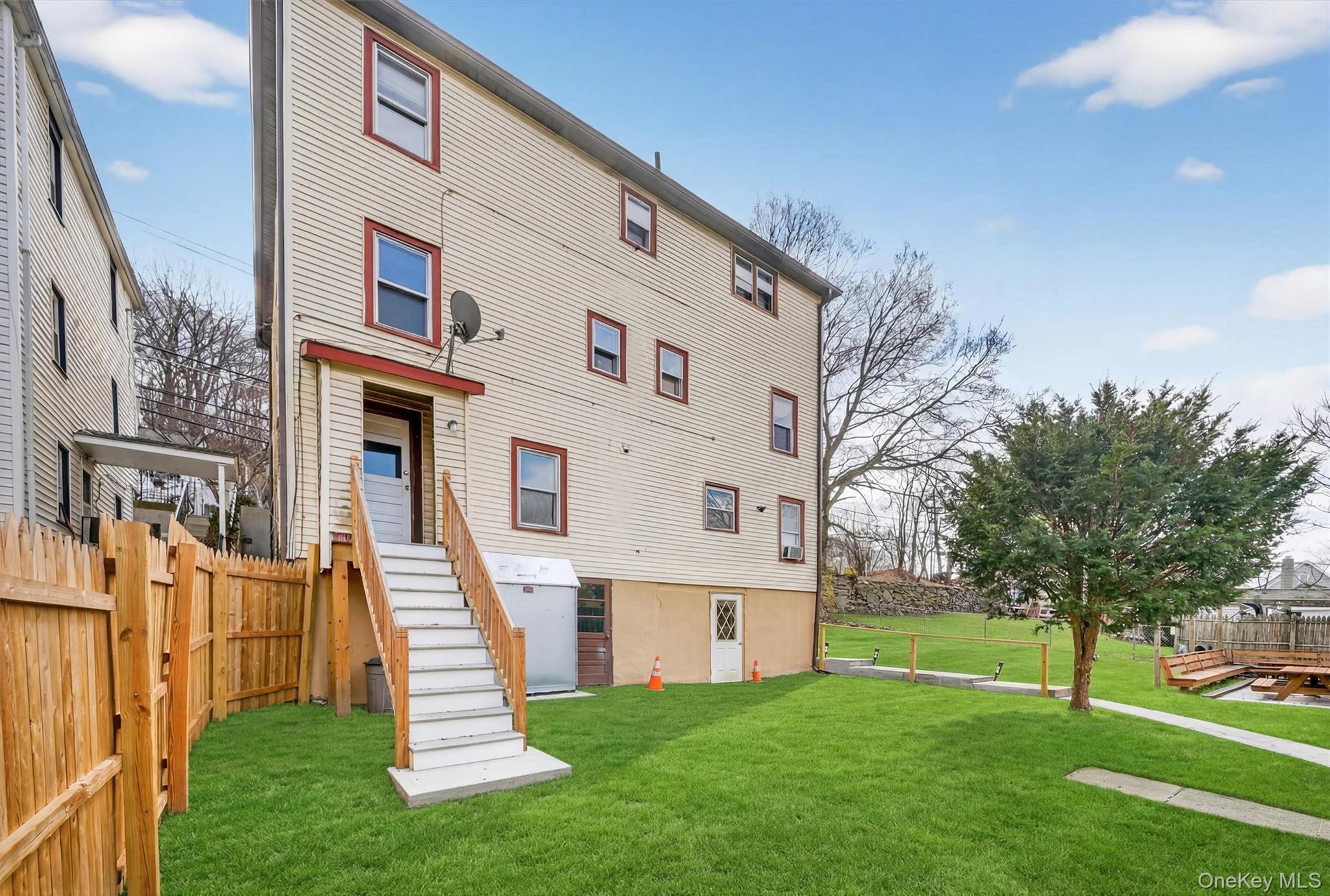 664-666 North Division Street Peekskill, NY 10566 - Photo 4 of 46 664-666 North Division Street