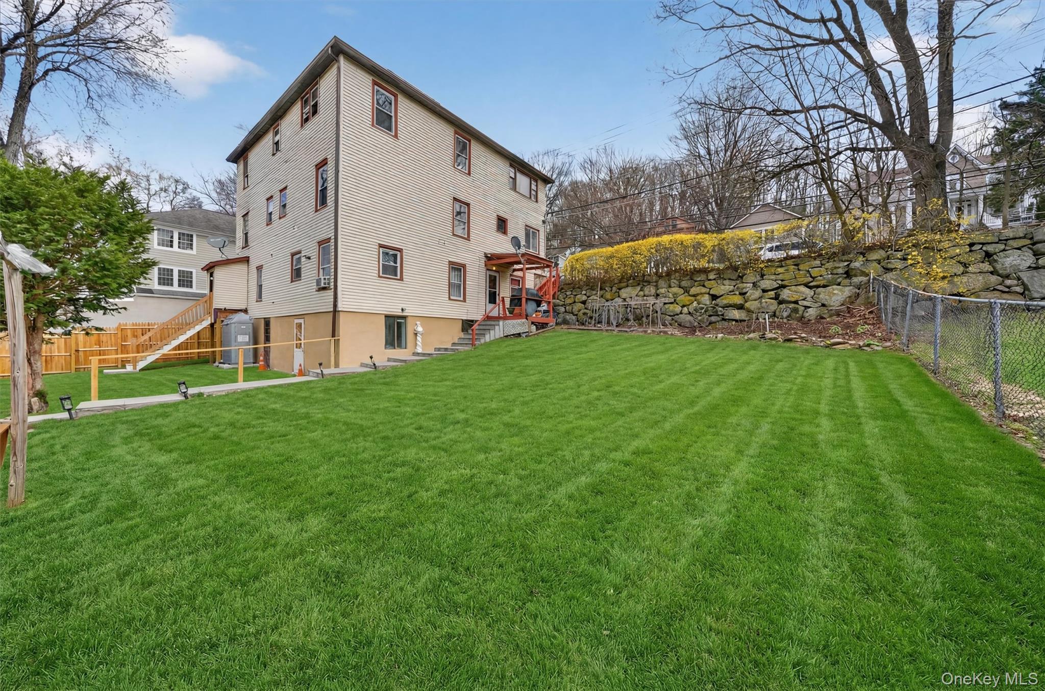 664-666 North Division Street Peekskill, NY 10566 - Photo 5 of 46 664-666 North Division Street