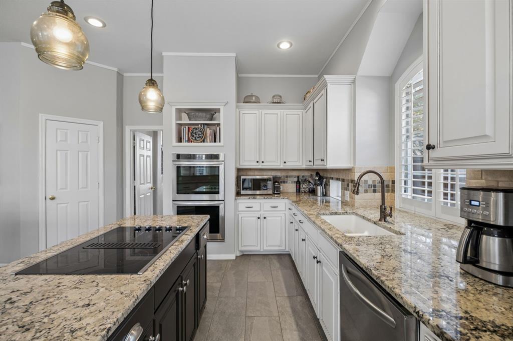 4540 Meadow Ridge Drive Plano, TX 75093 - Photo 10 of 40