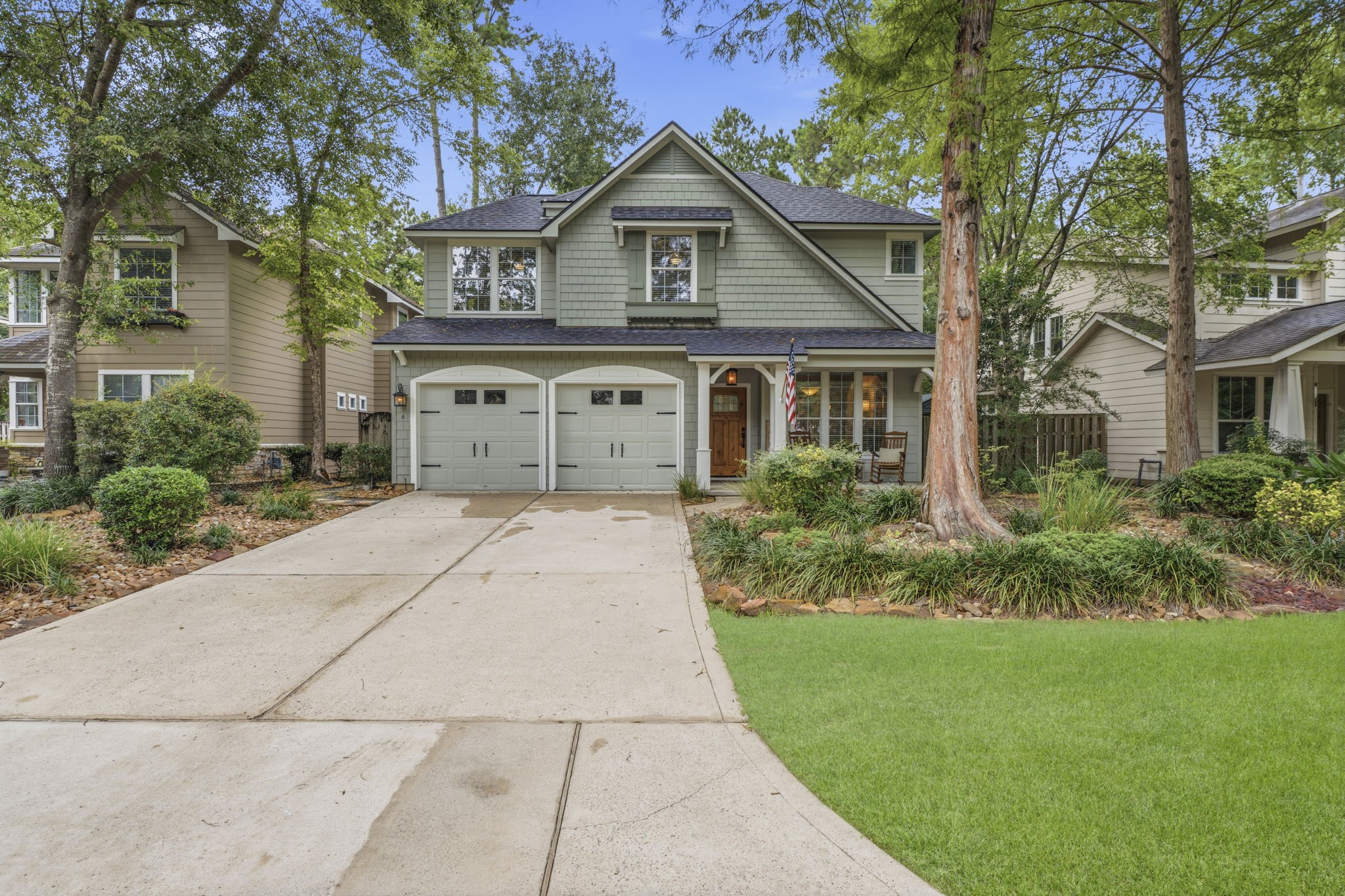 Welcome home!  2-car garage with plenty of parking spaces in driveway!