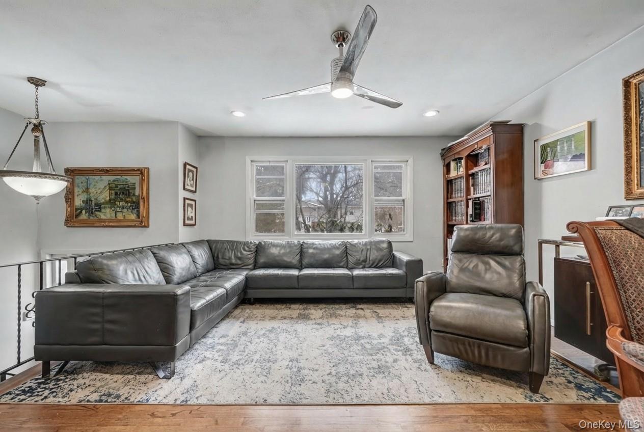 6 Kakiat Lane Spring Valley, NY 10977 - Photo 5 of 25 a living room with furniture and a couch