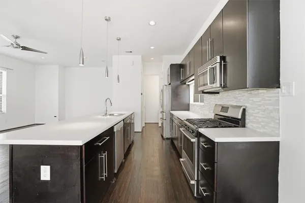 $3,000 | 4704 Crawford Street, Houston, TX 77004