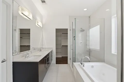 $3,000 | 4704 Crawford Street, Houston, TX 77004