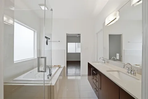 $3,000 | 4704 Crawford Street, Houston, TX 77004