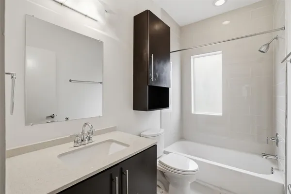 $3,000 | 4704 Crawford Street, Houston, TX 77004