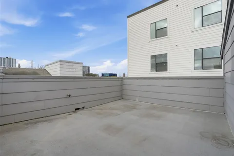 $3,000 | 4704 Crawford Street, Houston, TX 77004