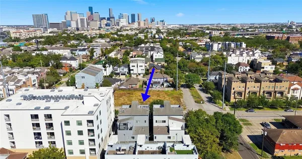 $3,000 | 4704 Crawford Street, Houston, TX 77004