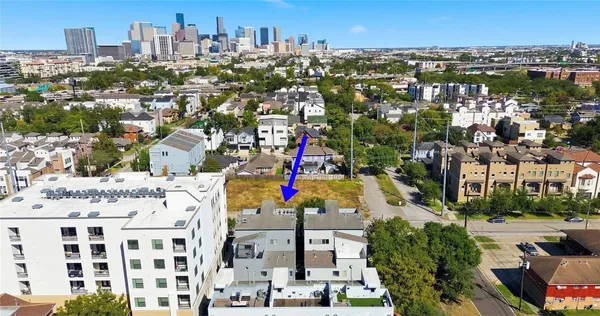 $3,000 | 4704 Crawford Street, Houston, TX 77004