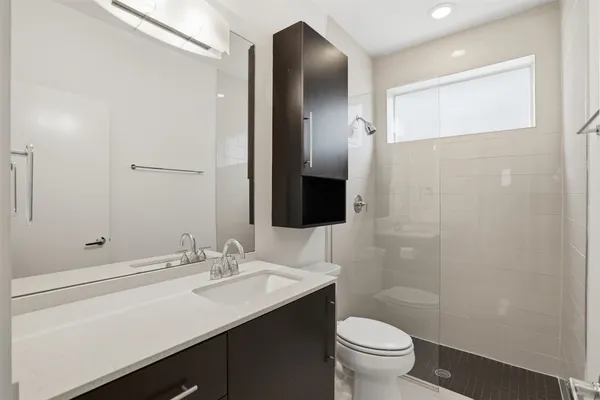 $3,000 | 4704 Crawford Street, Houston, TX 77004