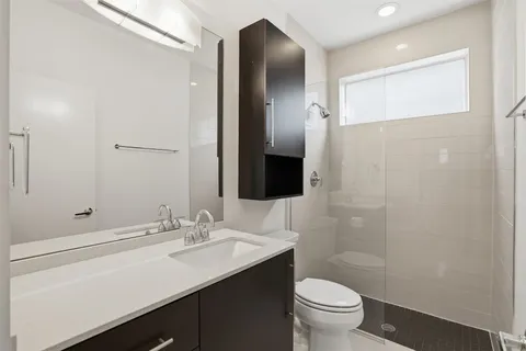 $3,000 | 4704 Crawford Street, Houston, TX 77004