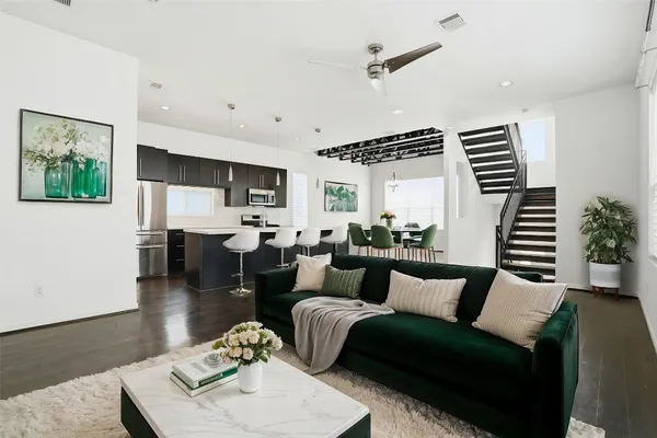 $3,000 | 4704 Crawford Street, Houston, TX 77004