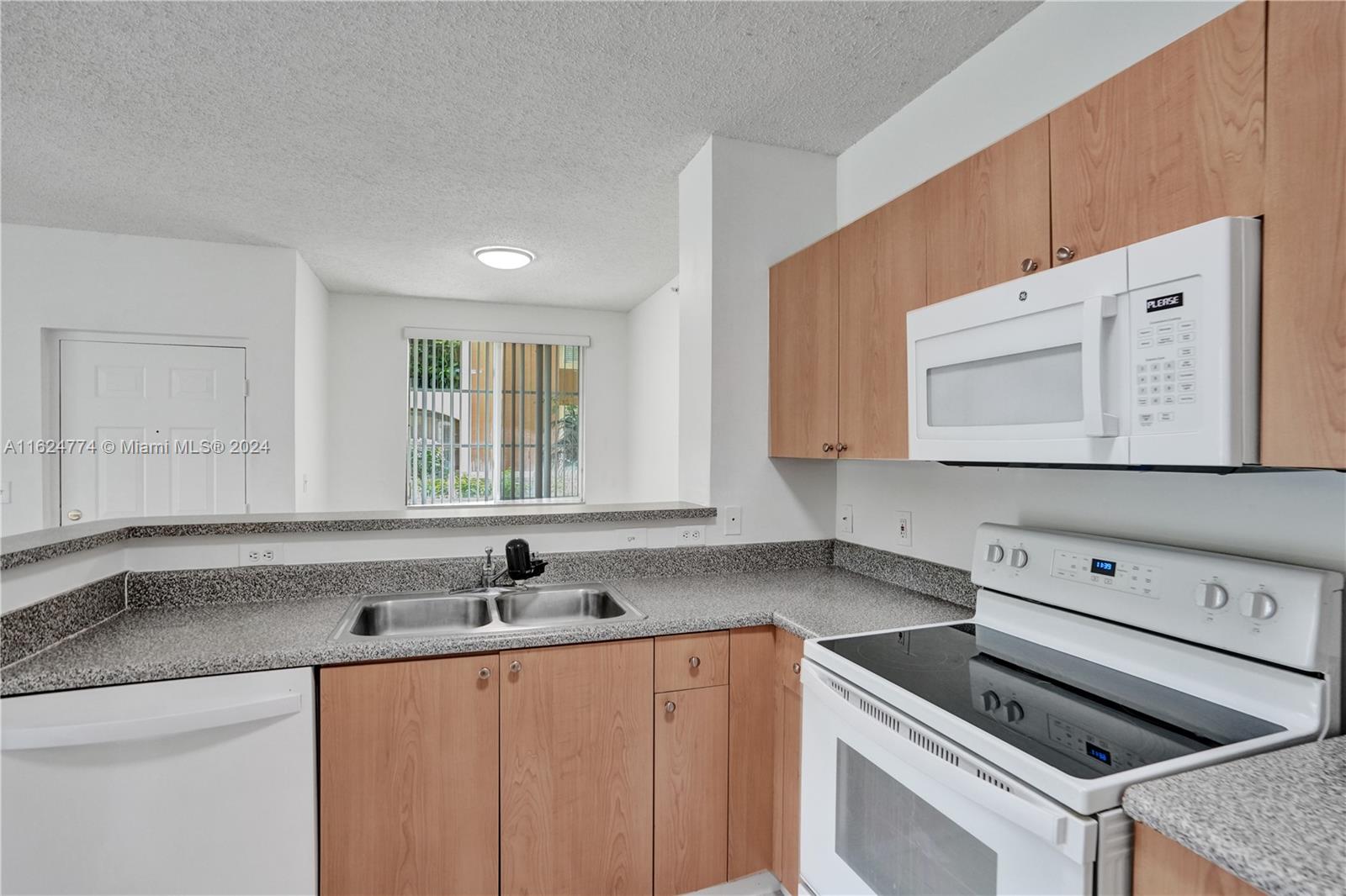 8010 North Nob Hill Road, Unit 108 Tamarac, FL 33321 - Photo 11 of 35