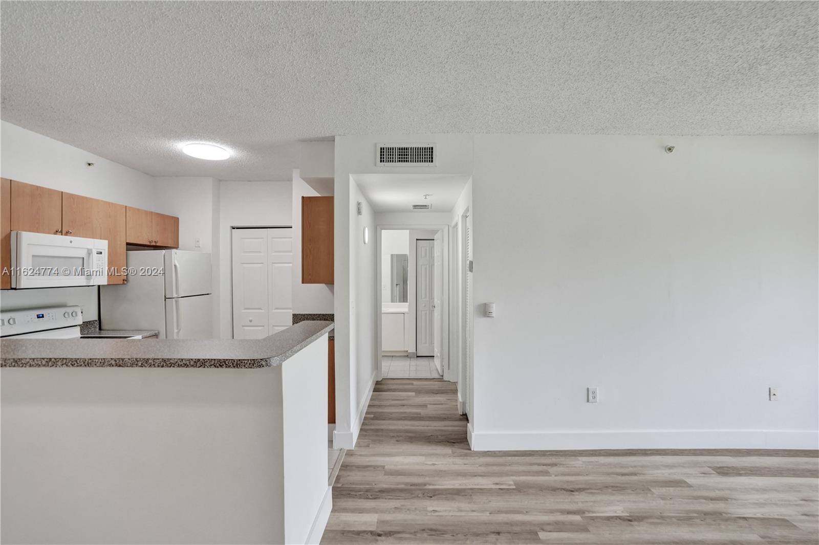 8010 North Nob Hill Road, Unit 108 Tamarac, FL 33321 - Photo 3 of 35 Freshly painted