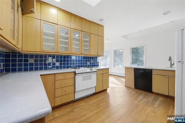 $6,800 | 115 Jones Road, Englewood, NJ 07631