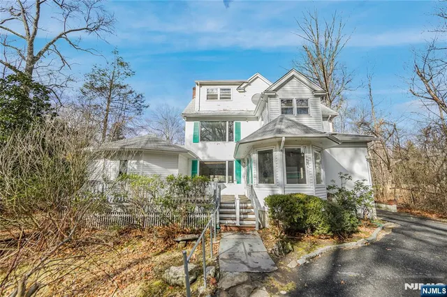 $6,800 | 115 Jones Road, Englewood, NJ 07631