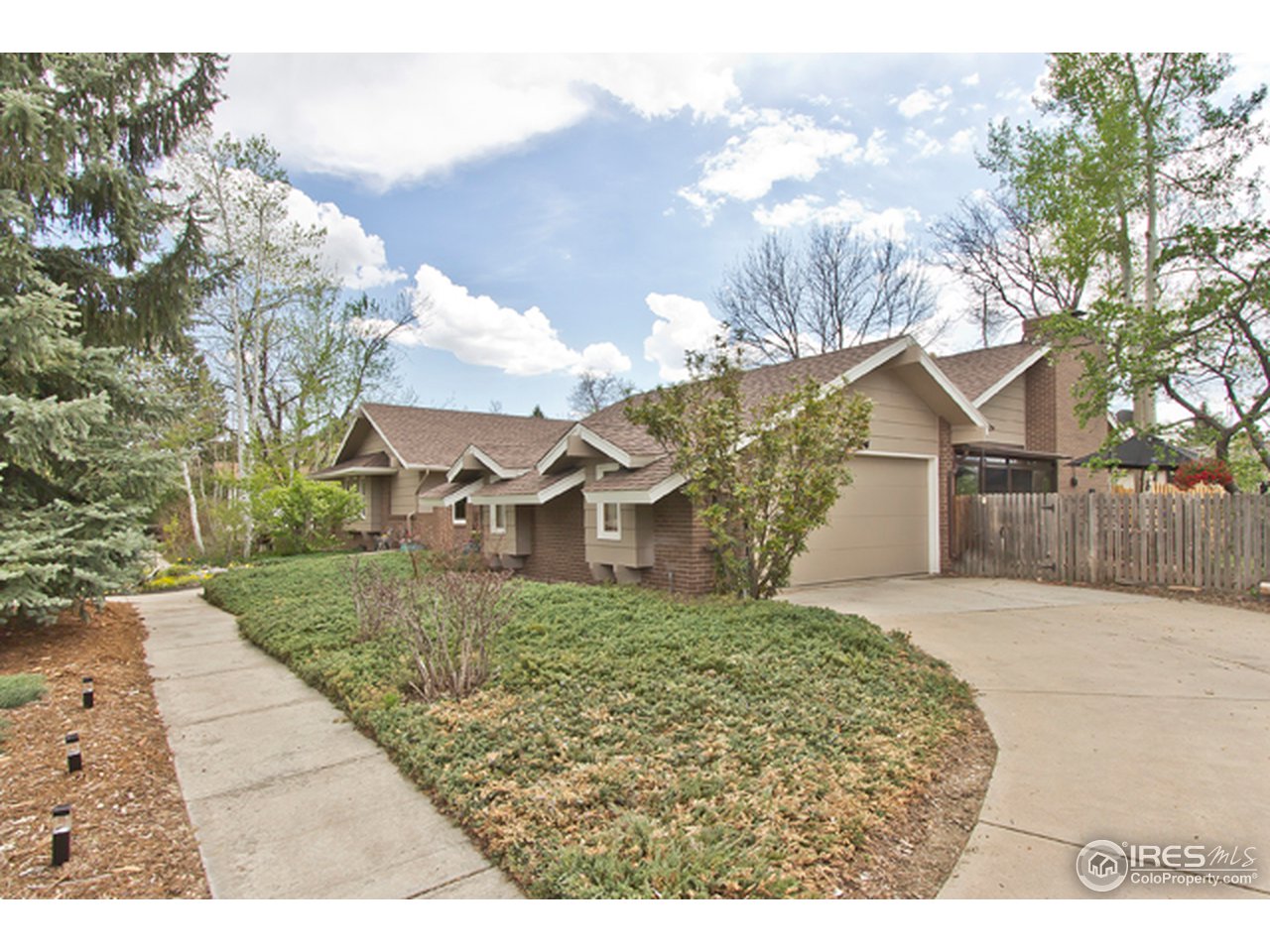 6882 Harvest Road Boulder, CO 80301 - Photo 22 of 25 driveway