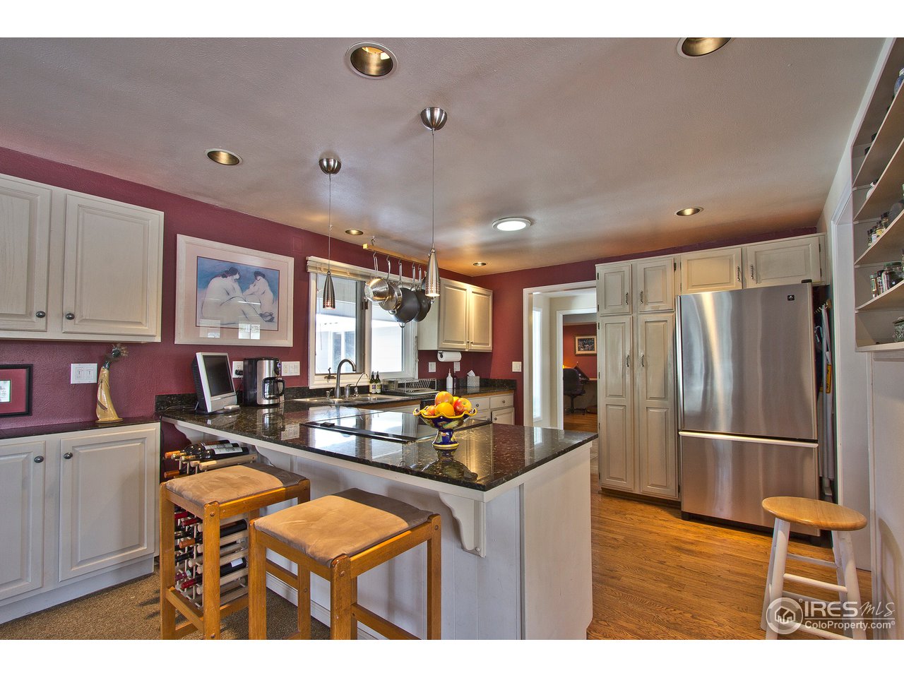 6882 Harvest Road Boulder, CO 80301 - Photo 5 of 25 breakfast bar/kitche