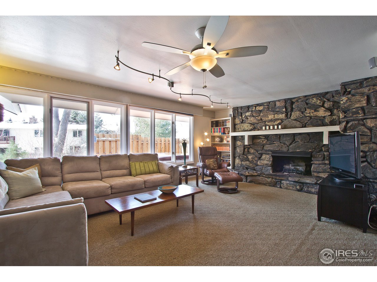 6882 Harvest Road Boulder, CO 80301 - Photo 8 of 25 family room