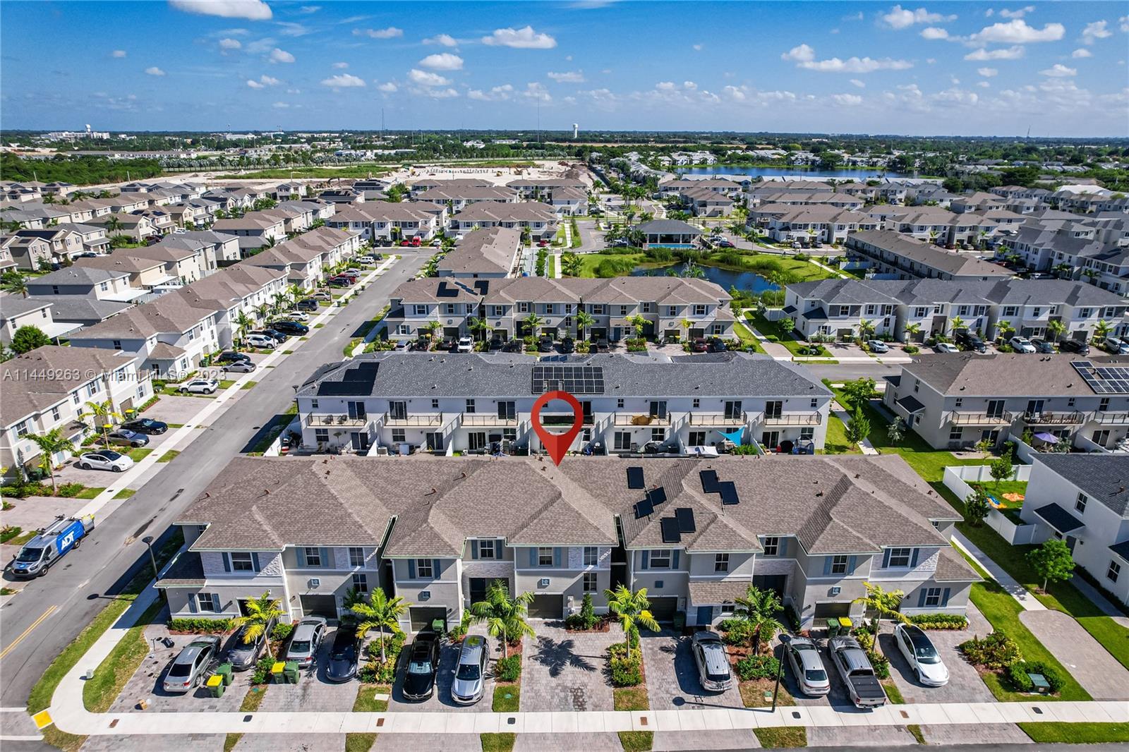 781 Southeast 19th Street Homestead, FL 33034 - Photo 4 of 41 a view of a city