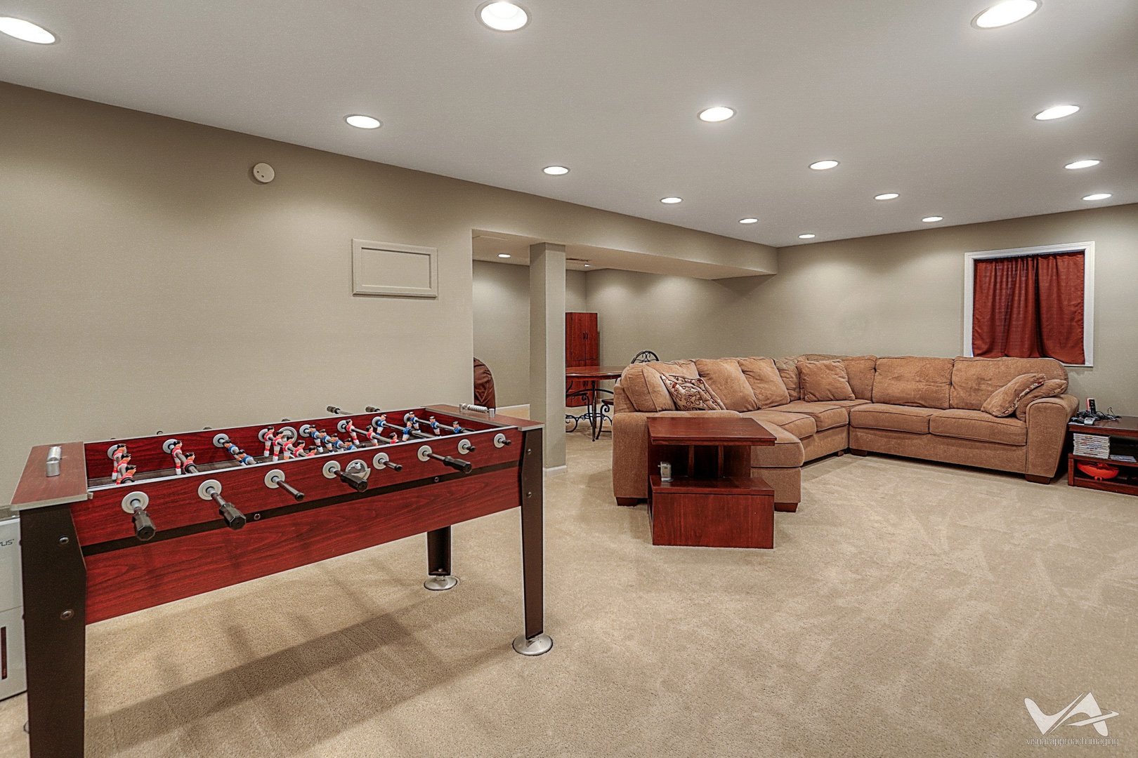 809 Arrowhead Lane St. Charles, IL 60174 - Photo 27 of 38 a living room with furniture