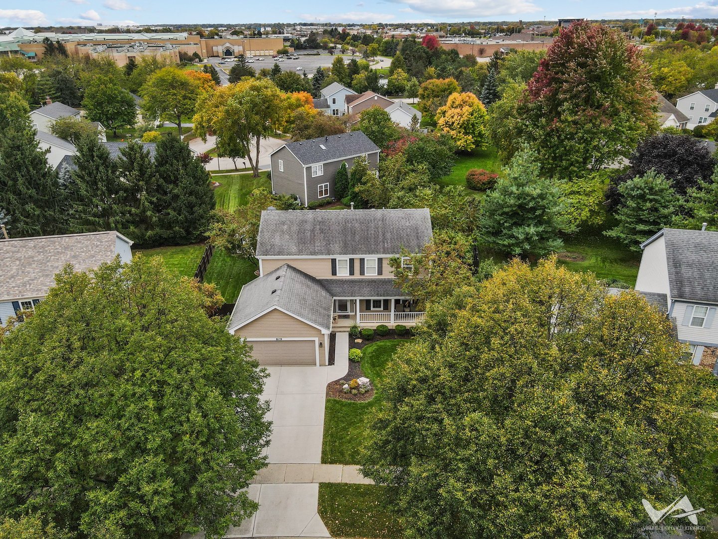 809 Arrowhead Lane St. Charles, IL 60174 - Photo 3 of 38 an aerial view of a house with a garden view