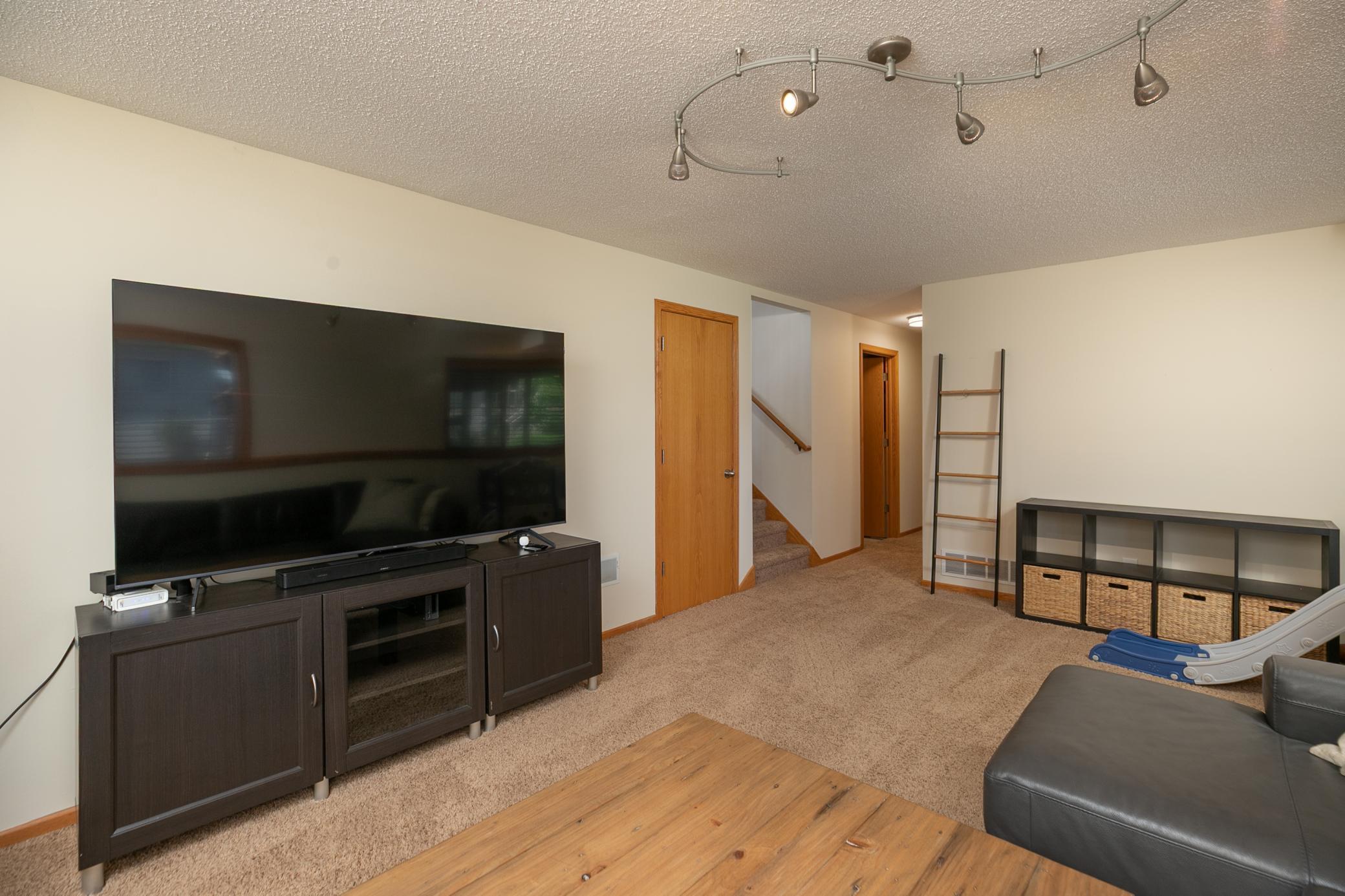 5714 49th Avenue Northwest Rochester, MN 55901 - Photo 28 of 36