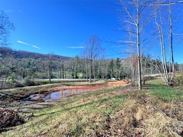 $999,500 | 3200 Greenville Highway, Flat Rock, NC 28731