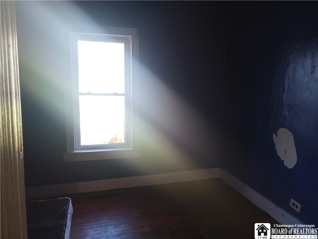 617 Spring Street Jamestown, NY 14701 - Photo 5 of 9